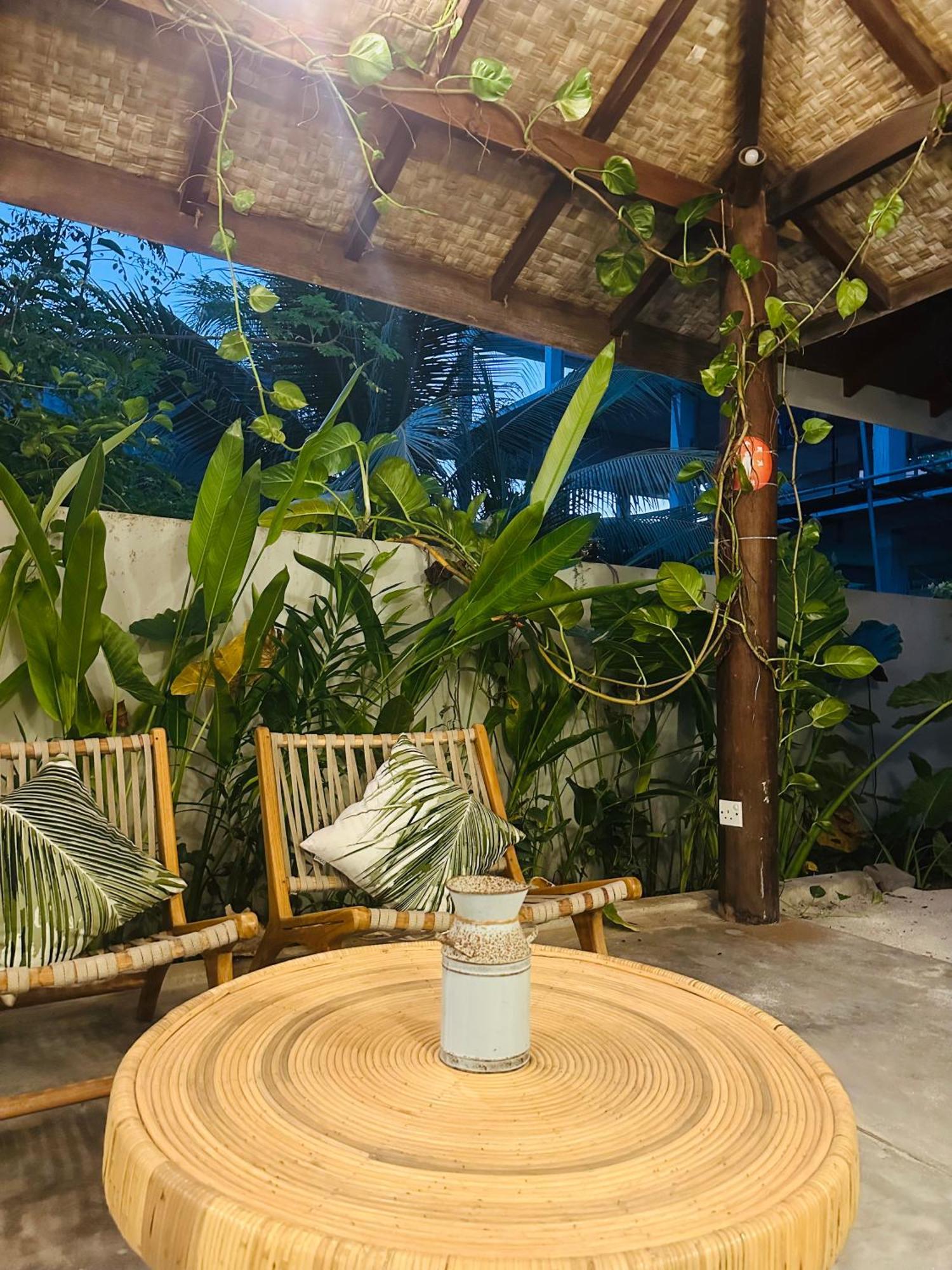 Hotel Thundi Sea View Fulidhoo Esterno foto
