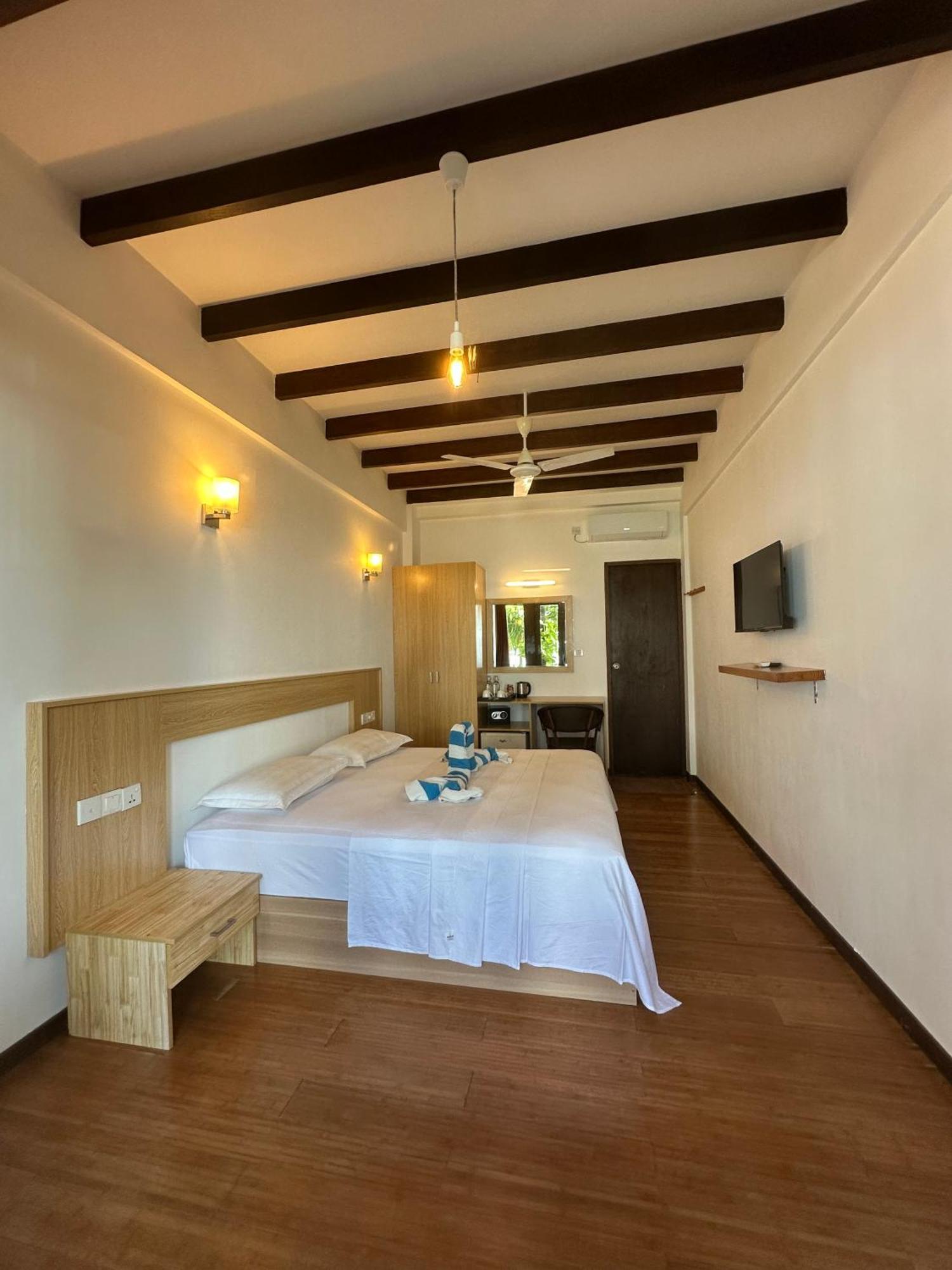Hotel Thundi Sea View Fulidhoo Esterno foto