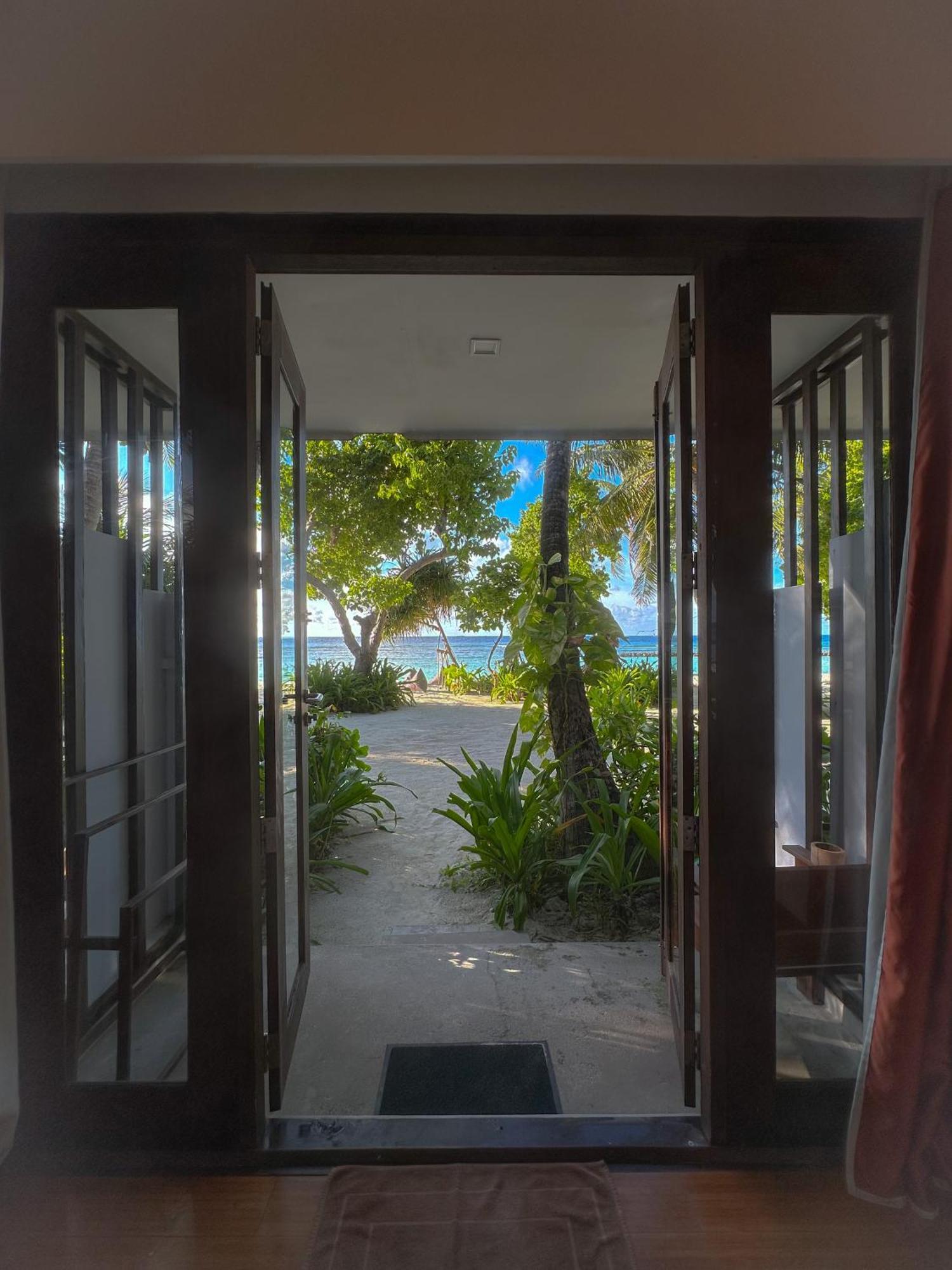 Hotel Thundi Sea View Fulidhoo Esterno foto