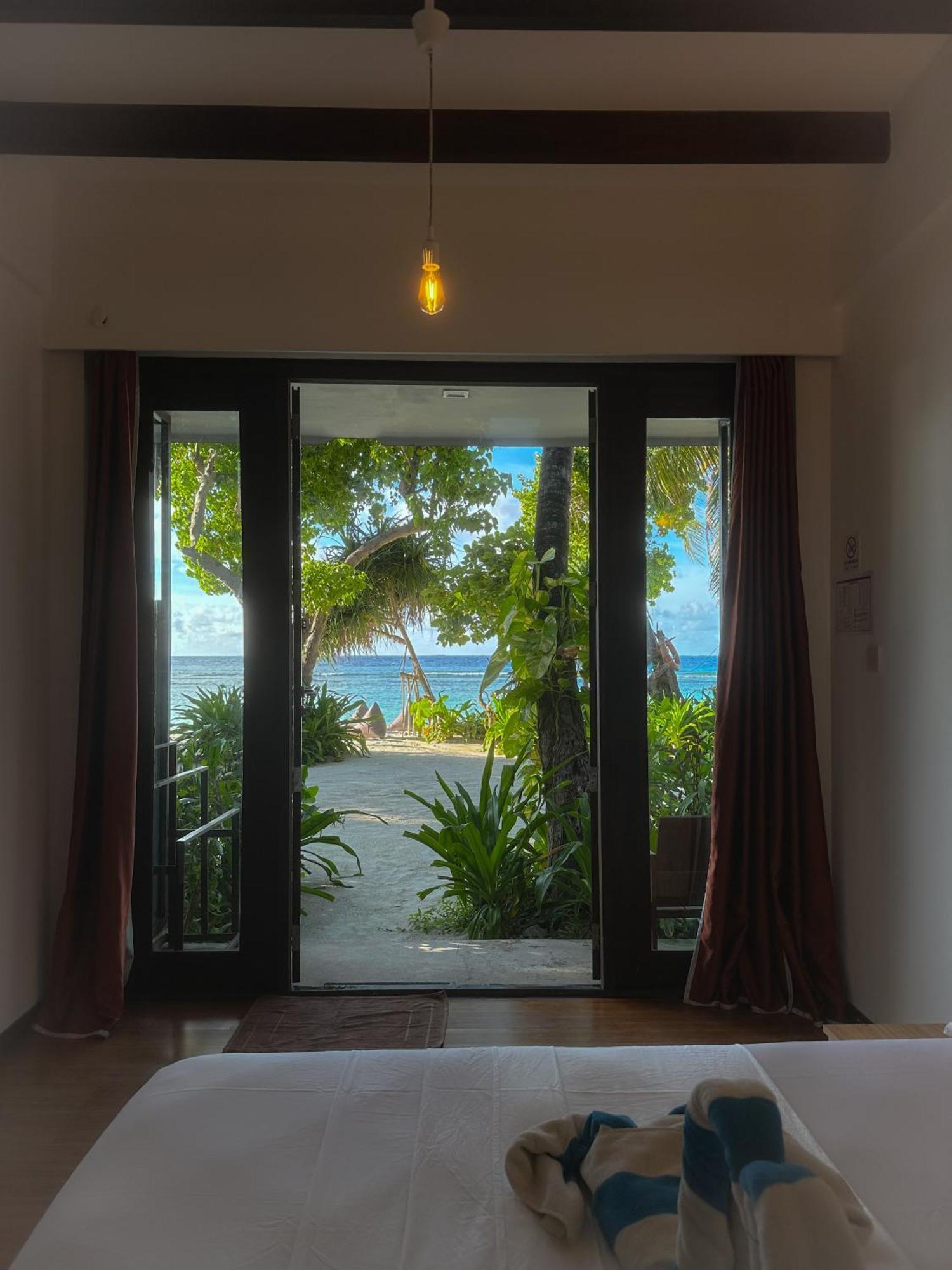 Hotel Thundi Sea View Fulidhoo Esterno foto